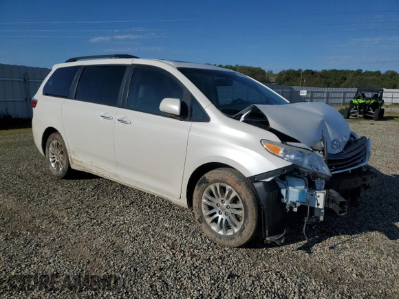 2017 Toyota Sienna XLE Auto Access Seat with VIN 5TDYZ3DC2HS791896, listed as a Copart auction lot 49890665 with 68,027 mi miles and Salvage Title. Bid and sale history available at carsss.com. Image 4.