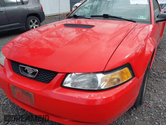 2000 Ford Mustang with VIN 1FAFP4043YF269401, listed as a IAAI auction lot 42029339 with 162,081 mi miles. Bid and sale history available at carsss.com. Image 6.