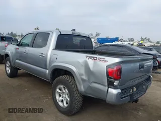 2023 Toyota Tacoma SR z VIN 3TMCZ5AN0PM538974, wystawiony jako IAAI lot #42510020 z przebiegiem 31 281 mil mil oraz . Historia ofert i sprzedaży dostępna na DreamBid. Obrazek 3.