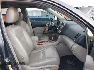 2011 Toyota Highlander Limited with VIN 5TDDK3EH0BS049761, listed as a IAAI auction lot 41484436 with 151,979 mi miles and . Bid and sale history available at DreamBid. Image 5.