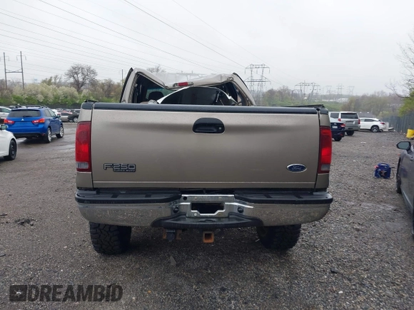 2000 Ford F-250 XL with VIN 1FTNX21F8YEA17319, listed as a IAAI auction lot 41987756 with Not provided miles and . Bid and sale history available at DreamBid. Image 17.