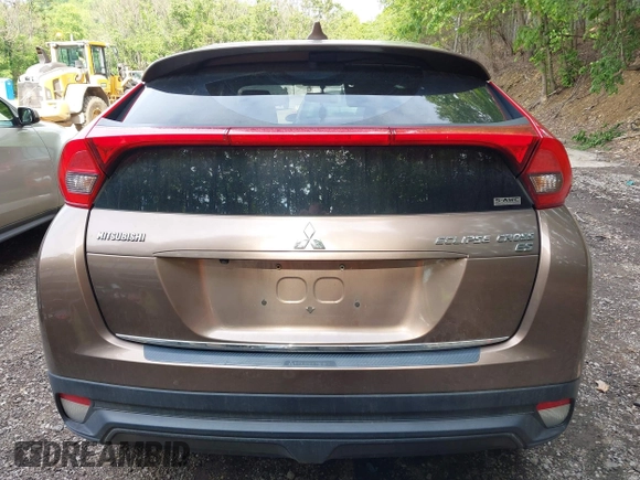 2018 Mitsubishi Eclipse Cross ES z VIN JA4AT3AA9JZ039973, wystawiony jako IAAI lot #42350915 z przebiegiem 136 369 mil mil oraz . Historia ofert i sprzedaży dostępna na DreamBid. Obrazek 16.