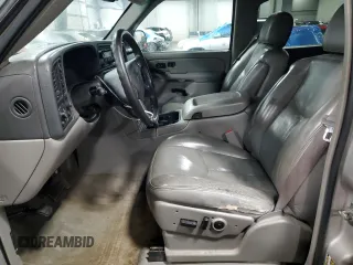 2005 Chevrolet Suburban LS with VIN 3GNFK16Z35G203233, listed as a Copart auction lot 56381734 with 234,378 mi miles and Salvage Title. Bid and sale history available at carsss.com. Image 7.