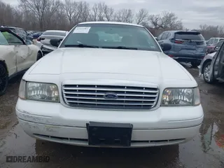 2005 Ford Crown Victoria LX with VIN 2FAFP74WX5X105415, listed as a IAAI auction lot 41523383 with 119,222 mi miles. Bid and sale history available at carsss.com. Image 12.