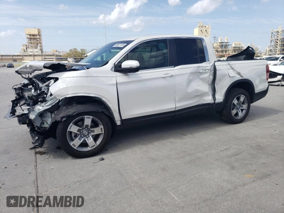 2025 Honda Ridgeline RTL z VIN 5FPYK3F53SB012947, wystawiony jako Copart lot #50899455 z przebiegiem Nie podano mil oraz Szkoda całkowita • Salvage title. Historia ofert i sprzedaży dostępna na DreamBid. Obrazek 1.