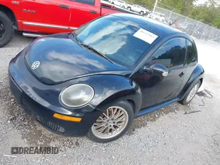 2009 Volkswagen New Beetle Coupe S with VIN 3VWRW31C19M500675, listed as a IAAI auction lot 40712963 with 177,014 mi miles. Bid and sale history available at carsss.com. Image 2.