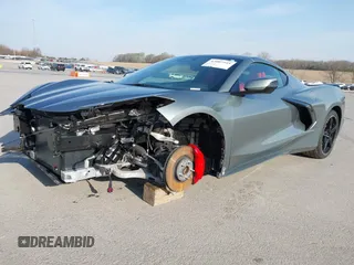 2024 Chevrolet Corvette 2LT z VIN 1G1YB2D47R5112325, wystawiony jako IAAI lot #42007944 z przebiegiem 11 725 mil mil oraz . Historia ofert i sprzedaży dostępna na DreamBid. Obrazek 2.