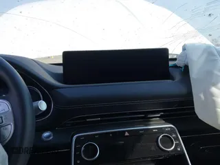 2024 Genesis GV80 z VIN KMUHCESC6RU160904, wystawiony jako IAAI lot #40675389 z przebiegiem 6 984 mil mil oraz . Historia ofert i sprzedaży dostępna na DreamBid. Obrazek 20.