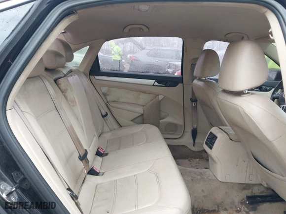 2013 Volkswagen Passat SE with VIN 1VWBP7A33DC114324, listed as a IAAI auction lot 41609521 with 110,229 mi miles. Bid and sale history available at carsss.com. Image 8.