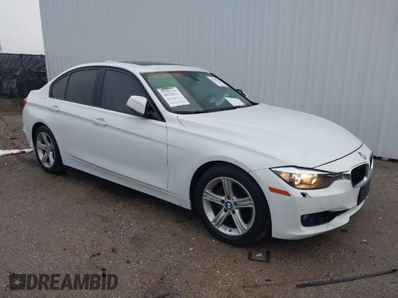 2013 BMW 3 Series 328i с VIN WBA3C1G55DNN93551, выставлен на аукционе IAAI как лот 41196707 с пробегом 165 735 миль миль и . История ставок и продаж доступна на DreamBid. Изображение 1.