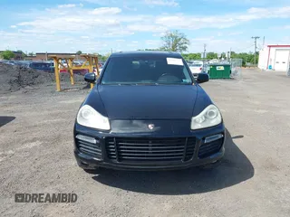 2009 Porsche Cayenne GTS z VIN WP1AD29P59LA62914, wystawiony jako IAAI lot #42307217 z przebiegiem 138 248 mil mil oraz . Historia ofert i sprzedaży dostępna na DreamBid. Obrazek 12.