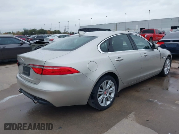 2017 Jaguar XF 35t Premium with VIN SAJBD4BV4HCY27802, listed as a IAAI auction lot 41076758 with 106,298 mi miles. Bid and sale history available at carsss.com. Image 4.