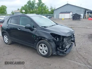 2019 Chevrolet Trax LT z VIN 3GNCJLSB2KL212115, wystawiony jako IAAI lot #42306069 z przebiegiem 28 475 mil mil oraz . Historia ofert i sprzedaży dostępna na DreamBid. Obrazek 1.