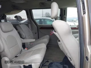 2007 Chrysler Town & Country LWB Limited with VIN 2A8GP64LX7R315155, listed as a IAAI auction lot 41491886 with 88,075 mi miles. Bid and sale history available at carsss.com. Image 8.
