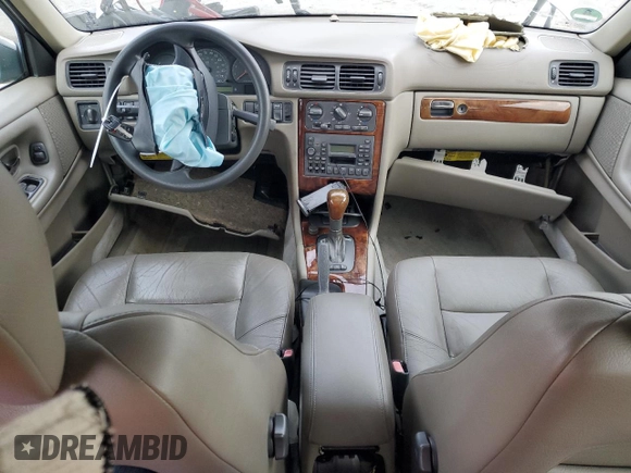 1998 Volvo S70 z VIN YV1LS5676W1522671, wystawiony jako Copart lot #88859815 z przebiegiem 185 585 mil mil oraz Szkody całkowita. Historia ofert i sprzedaży dostępna na DreamBid. Obrazek 8.