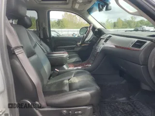 2013 Cadillac Escalade ESV Premium z VIN 1GYS4JEF9DR119791, wystawiony jako Copart lot #72402954 z przebiegiem 146 035 mil mil oraz Czysty tytuł • Clean title. Historia ofert i sprzedaży dostępna na DreamBid. Obrazek 7.