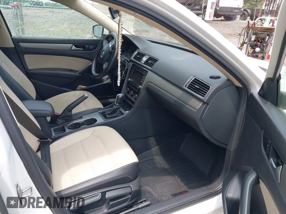 2015 Volkswagen Passat SE с VIN 1VWBV7A34FC076935, выставлен на аукционе IAAI как лот 42394375 с пробегом 172 408 миль миль и . История ставок и продаж доступна на DreamBid. Изображение 5.