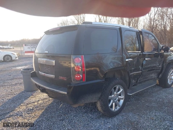 2008 GMC Yukon Denali with VIN 1GKFK63858J134120, listed as a IAAI auction lot 41126138 with 161,794 mi miles. Bid and sale history available at carsss.com. Image 4.