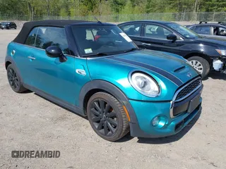 2016 MINI Convertible S z VIN WMWWG9C53G3A92523, wystawiony jako IAAI lot #42245431 z przebiegiem 134 093 mil mil oraz . Historia ofert i sprzedaży dostępna na DreamBid. Obrazek 1.