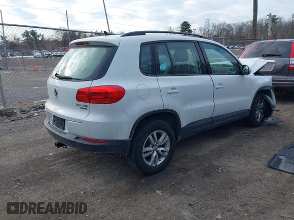 2015 Volkswagen Tiguan SE z VIN WVGBV7AX8FW582171, wystawiony jako IAAI lot #41442290 z przebiegiem 127 642 mil mil oraz . Historia ofert i sprzedaży dostępna na DreamBid. Obrazek 4.