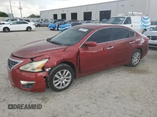 2013 Nissan Altima 2.5 S with VIN 1N4AL3AP1DN435911, listed as a Copart auction lot 52965525 with 220,425 mi miles and Salvage Title. Bid and sale history available at carsss.com. Image 1.
