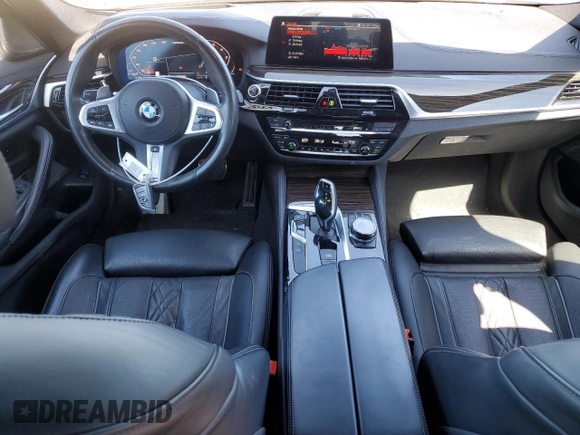 2020 BMW 5 Series M550i xDrive z VIN WBAJS7C02LCD42698, wystawiony jako Copart lot #48229785 z przebiegiem 51 896 mil mil oraz Szkoda całkowita • Salvage title. Historia ofert i sprzedaży dostępna na DreamBid. Obrazek 8.
