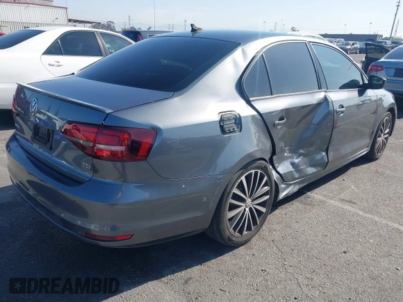 2016 Volkswagen Jetta Sport z VIN 3VWD17AJ5GM231530, wystawiony jako IAAI lot #41968152 z przebiegiem 85 474 mil mil oraz . Historia ofert i sprzedaży dostępna na DreamBid. Obrazek 4.