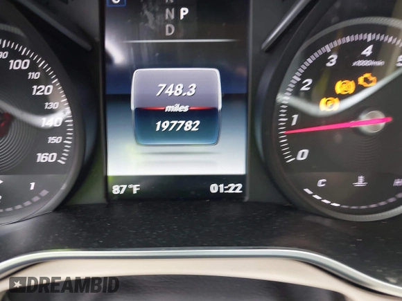 2018 Mercedes-Benz C 300 with VIN 55SWF4JB8JU279005, listed as a IAAI auction lot 42367697 with 197,782 mi miles and . Bid and sale history available at DreamBid. Image 7.