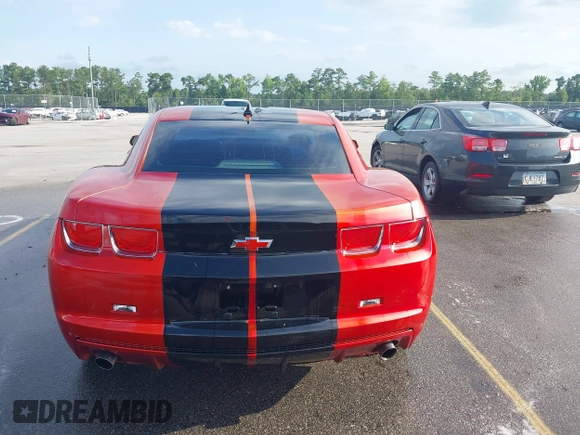 2011 Chevrolet Camaro 1LT z VIN 2G1FB1ED7B9154549, wystawiony jako IAAI lot #42707231 z przebiegiem 235 103 mil mil oraz . Historia ofert i sprzedaży dostępna na DreamBid. Obrazek 16.