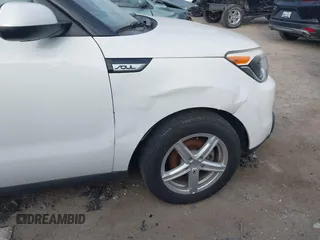 2016 Kia Soul with VIN KNDJN2A21G7328420, listed as a IAAI auction lot 42022903 with 148,903 mi miles. Bid and sale history available at carsss.com. Image 12.