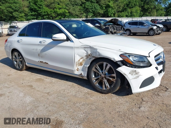 2015 Mercedes-Benz C 300 z VIN 55SWF4JB6FU051639, wystawiony jako IAAI lot #42187934 z przebiegiem 125 256 mil mil oraz . Historia ofert i sprzedaży dostępna na DreamBid. Obrazek 6.