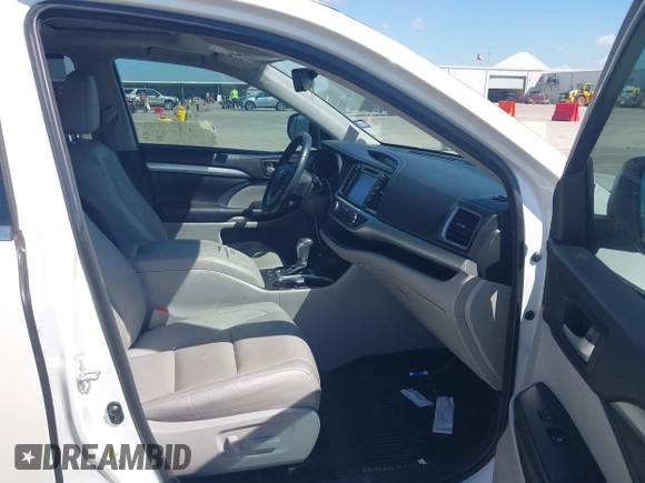2018 Toyota Highlander SE with VIN 5TDKZRFH8JS548391, listed as a IAAI auction lot 42227742 with 79,782 mi miles and . Bid and sale history available at DreamBid. Image 5.