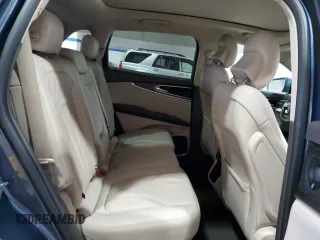 2019 Lincoln Nautilus Select z VIN 2LMPJ8K92KBL23568, wystawiony jako Copart lot #46321415 z przebiegiem 57 336 mil mil oraz Szkoda całkowita • Salvage title. Historia ofert i sprzedaży dostępna na DreamBid. Obrazek 11.