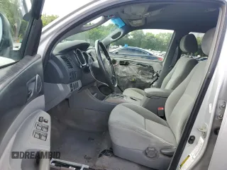 2006 Toyota Tacoma with VIN 5TEMU52N16Z208425, listed as a Copart auction lot 62298415 with 204,676 mi miles and Salvage title. Bid and sale history available at DreamBid. Image 7.