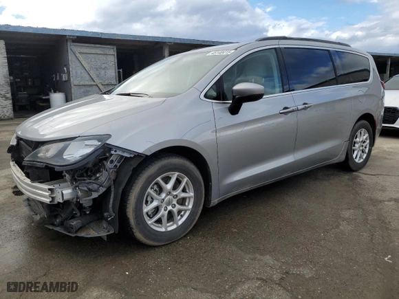 2021 Chrysler Voyager LXI with VIN 2C4RC1DG4MR523433, listed as a Copart auction lot 45140415 with 114,326 mi miles and Salvage Title. Bid and sale history available at carsss.com. Image 1.