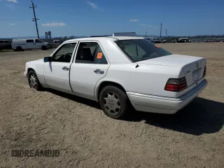 1994 Mercedes-Benz E 320 with VIN WDBEA32E6RC028778, listed as a Copart auction lot 54243815 with 205,957 mi miles and Clean Title. Bid and sale history available at DreamBid. Image 2.
