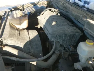 2004 Dodge 1500 ST z VIN 1D7HA18K04J227447, wystawiony jako IAAI lot #41060095 z przebiegiem 141 244 mil mil oraz . Historia ofert i sprzedaży dostępna na DreamBid. Obrazek 12.