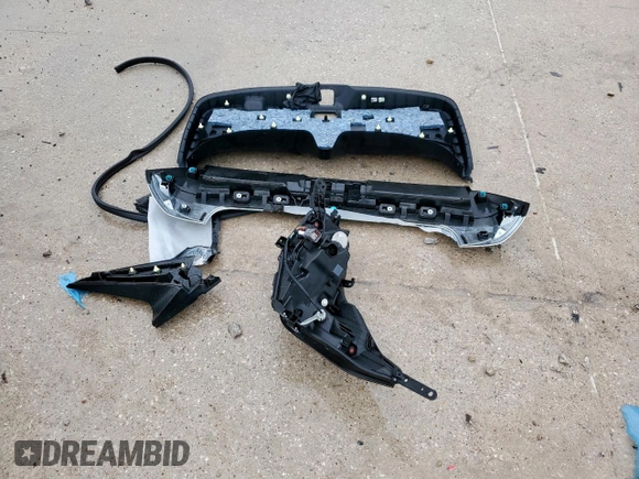 2024 Subaru Outback Touring XT с VIN 4S4BTGPD5R3209467, выставлен на аукционе Copart как лот 51713665 с пробегом 10 049 миль миль и Списание • Salvage title. История ставок и продаж доступна на DreamBid. Изображение 12.