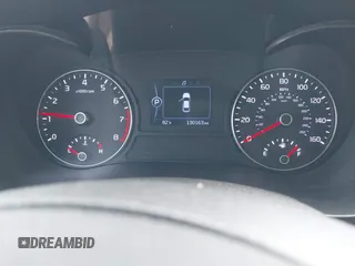 2018 Kia Optima LX z VIN 5XXGT4L32JG213616, wystawiony jako IAAI lot #42408629 z przebiegiem 130 163 mil mil oraz . Historia ofert i sprzedaży dostępna na DreamBid. Obrazek 7.