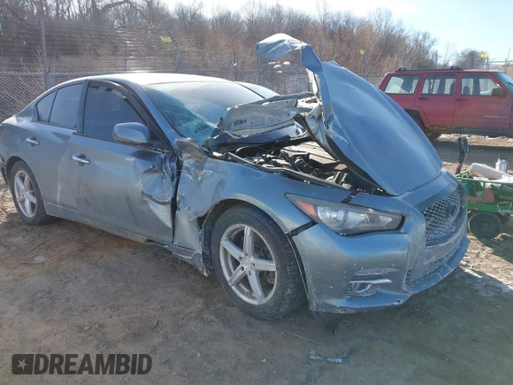 2014 Infiniti Q50 Premium with VIN JN1BV7AR7EM695001, listed as a IAAI auction lot 41429791 with 123,572 mi miles. Bid and sale history available at carsss.com. Image 1.