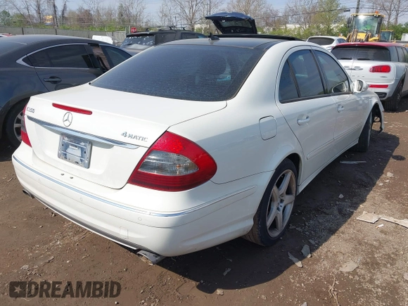2009 Mercedes-Benz E-Class Luxury 3.5L with VIN WDBUF87X59B419530, listed as a IAAI auction lot 42070593 with 1 mi miles. Bid and sale history available at carsss.com. Image 4.