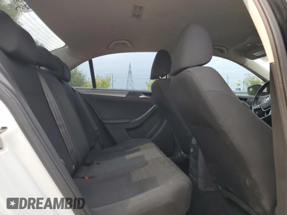 2015 Volkswagen Jetta SE z VIN 3VWD07AJ8FM254995, wystawiony jako Copart lot #59580835 z przebiegiem 226 717 mil mil oraz Czysty tytuł • Clean title. Historia ofert i sprzedaży dostępna na DreamBid. Obrazek 10.