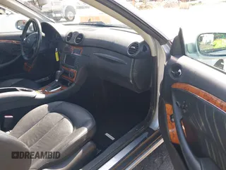 2007 Mercedes-Benz CLK 350 with VIN WDBTK56F27F228877, listed as a IAAI auction lot 42256623 with 158,017 mi miles and . Bid and sale history available at DreamBid. Image 5.