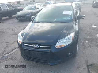 2014 Ford Focus Titanium z VIN 1FADP3N28EL208034, wystawiony jako IAAI lot #42426943 z przebiegiem 220 891 mil mil oraz . Historia ofert i sprzedaży dostępna na DreamBid. Obrazek 6.
