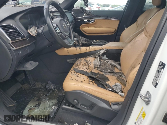 2017 Volvo XC90 Momentum with VIN YV4A22PK0H1175160, listed as a Copart auction lot 61999645 with Not provided miles and Salvage title. Bid and sale history available at DreamBid. Image 7.
