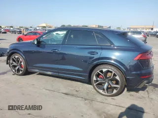 2024 Audi RS Q8 z VIN WU1ARBF17RD005713, wystawiony jako Copart lot #65472944 z przebiegiem 1249 mil mil oraz Szkody całkowita. Historia ofert i sprzedaży dostępna na DreamBid. Obrazek 2.