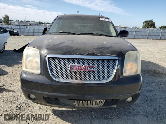 2007 GMC Yukon Denali z VIN 1GKFK63877J235917, wystawiony jako Copart lot #57445735 z przebiegiem 253 961 mil mil oraz Czysty tytuł • Clean title. Historia ofert i sprzedaży dostępna na DreamBid. Obrazek 5.