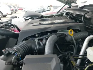 2025 Toyota Tundra SR с VIN 5TFLA5DB4SX240844, выставлен на аукционе IAAI как лот 41719370 с пробегом 6 011 миль миль и . История ставок и продаж доступна на DreamBid. Изображение 19.