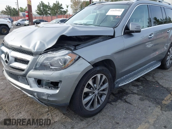 2015 Mercedes-Benz GL-Class GL 350 BlueTEC with VIN 4JGDF2EE8FA543336, listed as a IAAI auction lot 41049984 with 103,368 mi miles. Bid and sale history available at carsss.com. Image 18.