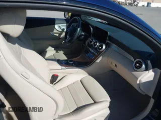 2023 Mercedes-Benz C 300 z VIN W1KWJ8DB4PG125835, wystawiony jako IAAI lot #41654470 z przebiegiem 14 001 mil mil oraz . Historia ofert i sprzedaży dostępna na DreamBid. Obrazek 5.